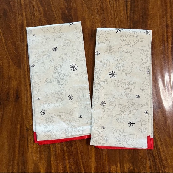 Pottery Barn Disney Mickey Mouse Holiday Guest Hand Towel Set of 2 - Picture 3 of 6